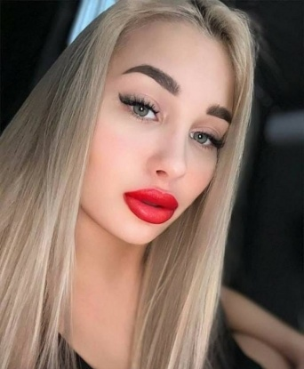 Мадина, 19 лет, 2 размер груди